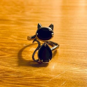 Vintage Sterling Silver and Onyx Cat Ring
